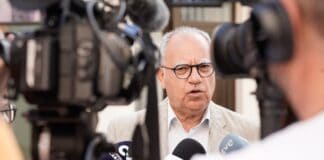 Curbelo propone la creación de una estrategia de conectividad para las Islas Verdes