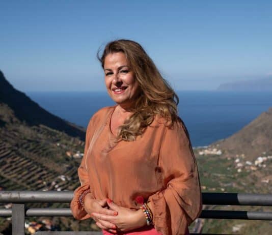 La alcaldesa de Hermigua, Solveida Clemente renuncia al cargo tras la sentencia de conformidad que le prohíbe tener cargo público por 21 meses