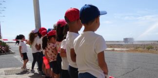 El Aeropuerto de La Gomera recibe la visita de alumnos de Infantil del colegio Santiago Apóstol
