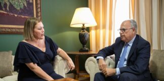 ASG traslada a la presidenta del Parlamento el apoyo a la investidura de Fernando Clavijo