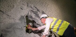 Ángel Víctor Torres asiste al calado del primero de los dos túneles de Erjos dentro de las obras del cierre oeste del anillo insular de Tenerife