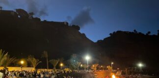 San Sebastián celebra la noche de San Juan  con música y hogueras en la Playa de La Cueva