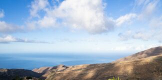 Nubes y claros y temperaturas sin cambios en Canarias este sábado