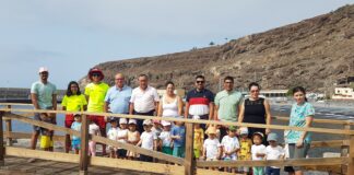 Ya ondea la Bandera Azul Europea en Playa de Santiago