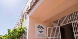El Cabildo renueva su compromiso con el servicio de transporte para estudiantes que se forman en La Gomera