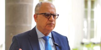 Curbelo urge una alternativa a Los Cristianos sin perderse en «discusiones teóricas»