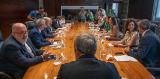 El Gobierno garantiza a empresarios y sindicatos que habrá Presupuesto autonómico en 2024