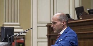 Alpidio Armas destituye ahora de todos sus cargos al exvicepresidente David Cabrera