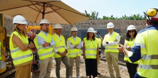 Transición ecológica comprueba el avance de las obras del enlace eléctrico Tenerife-La Gomera, clave para la transición energética de Canarias