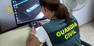 Cinco investigados por cortar ilegalmente crestas a gallos de pelea en Tenerife