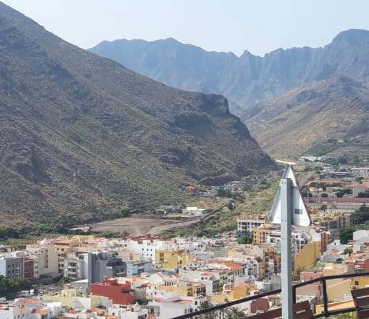 Cielos despejados, persiste la calima y calor en Canarias este martes