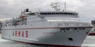 Naviera Armas informa de un «desgraciado accidente» en la bodega de su buque ‘Volcán de Tamadaba’