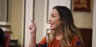 Hernández exige a Vivienda que “deje de comportarse como los fondos buitres” con las familias vulnerables de Añaza