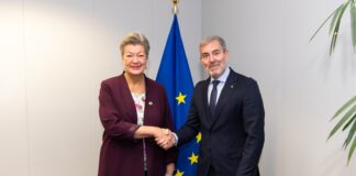 Clavijo logra el apoyo de Johansson a que la Ruta Canaria esté en el centro de la política migratoria de la UE