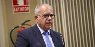 Curbelo valora el afianzamiento de la oferta en conectividad aérea de La Gomera con Gran Canaria