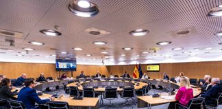 El Gobierno de España elimina las comisiones por retirada de efectivo en ventanilla para el colectivo de personas mayores y con discapacidad