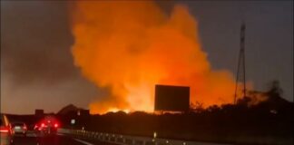 El incendio de la planta de compostaje de Arona afecta a 3,5 hectáreas