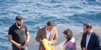 El Gobierno suministra 1.900 salvavidas de autoinflado a los municipios de Canarias para evitar ahogamientos