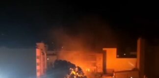 Incendio en una construcción de madera en un solar de San Sebastián de La Gomera
