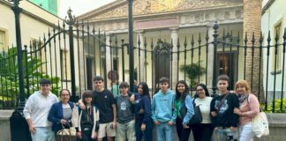 Alumnos y alumnas de Gestión Administrativa del IES San Sebastián visitan el Parlamento de Canarias