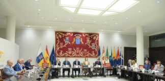 Gobierno y grupos parlamentarios afianzan su alianza para lograr la distribución de los menores migrantes