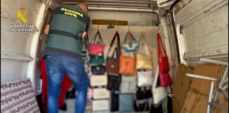 Intervenidos 58.000 artículos falsificados valorados en 22 millones de euros en La Gomera, Tenerife, El Hierro y La Palma