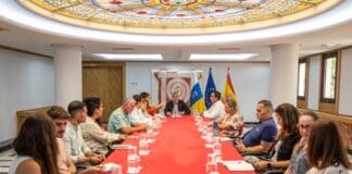 Gobierno y entidades constatan la situación “límite” del sistema de atención a menores migrantes por falta de inmuebles y personal