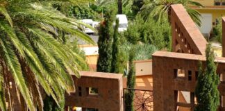 El Ayuntamiento inicia los trabajos de acondicionamiento y mejora de zonas ajardinadas del Cementerio Municipal de Valle Gran Rey