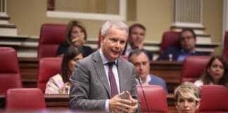 Franquis a Clavijo: “Usted se ha convertido en el presidente de la crispación y la deslealtad, déjese de mentir y convenza a su socio de gobierno para solucionar la crisis migratoria”