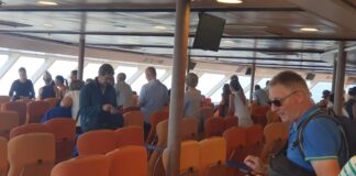 El Benchiijgua de Fred. Olsen cumple con la tradición y pasa a saludar a Puntallana a la Virgen de Guadalupe