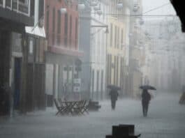 Las lluvias se mantienen este domingo y los fuertes vientos