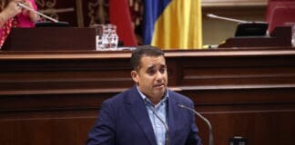 Caraballo critica que CC, el PP, la ASG y la AHI tumben la ‘app’ de apoyo emocional para jóvenes y adolescentes