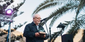 El Cabildo acoge la presentación del libro ´En mis memorias se encierran los valores de mi tierra` de Isidro Ortiz