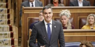 Pedro Sánchez pregunta a CC “qué hace gobernando” con quienes niegan la distribución de menores