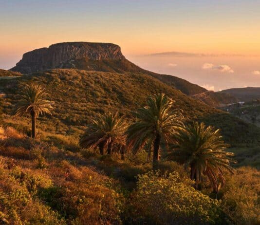 Nubes y claros en Canarias este martes