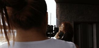 Mujeres migrantes aprenden a hacer vídeos cortos con los que contar al mundo su experiencia