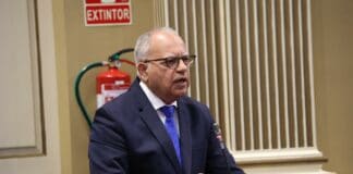 Curbelo alerta del impacto de la política arancelaria de Trump en la economía canaria