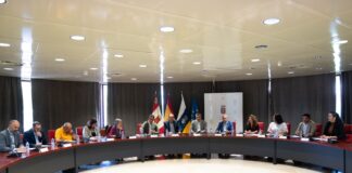 Gobierno y Cabildo de La Gomera abordan con el sector empresarial nuevas medidas de fortalecimiento económico