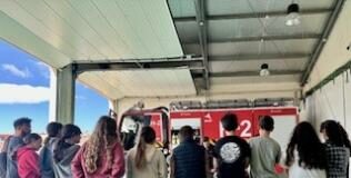 El Aeropuerto de La Gomera recibe la visita escolar del centro Nereida Díaz Abreu