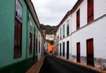 Avanza la rehabilitación del casco urbano de Vallehermoso con una reunión informativa con los beneficiarios