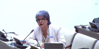 Esther Rodríguez celebra el fin de las llamadas en espera “eternas” para ser atendido por una máquina