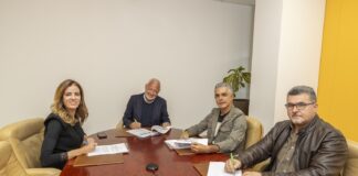 HiperDino firma la adquisición de sus primeras cuatro tiendas físicas en El Hierro