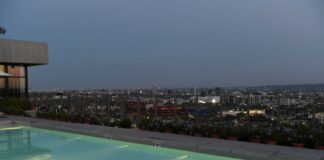 ¿Qué es mejor, un limpiafondos piscina robot o de succión?