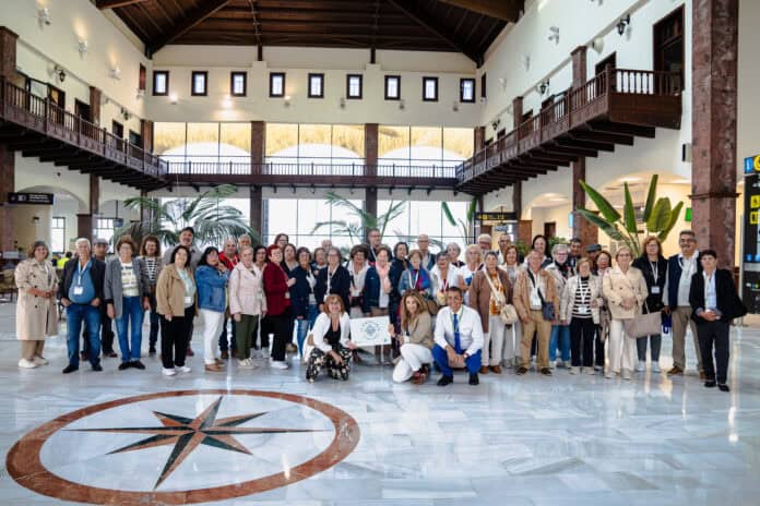 070525 El primer grupo del programa de turismo sociocultural para mayores La Gomera Viaja que inicia hoy su viaje al Reino de Castilla