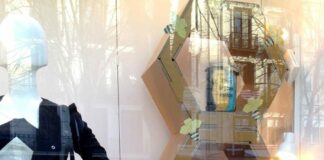 Cabildo y Cámara de Comercio impulsan la sostenibilidad en el comercio local con un taller sobre escaparates y packaging