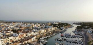 Todo sobre los billetes de ferry: clases, servicios a bordo y formas de reserva