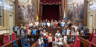 El Parlamento recibe a los niños y niñas saharauis del proyecto ‘Vacaciones en Paz 2025’