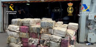 Interceptado un remolcador al oeste de Canarias que transportaba tres toneladas de cocaína