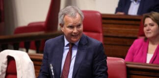 El PSOE reclama la dimisión del presidente de la comisión sobre el material sanitario y pide una investigación interna por vulnerar la confianza parlamentaria