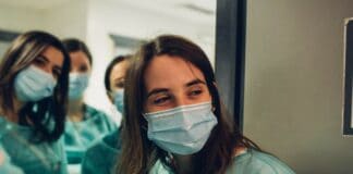 Estudiar medicina entre la realidad del MIR y la ficción de las series